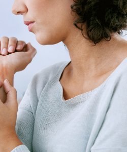 Woman skin itching Woman skin itching